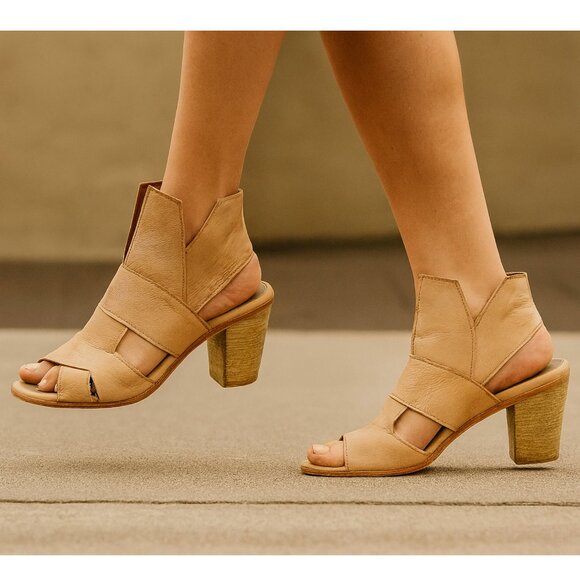 Free People Women's Tan Leather Effie Block Heel Shoes size EUR 40 - Picture 1 of 8